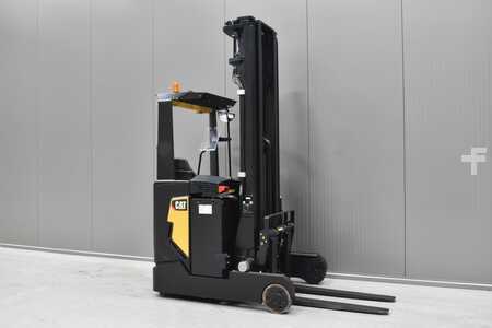 Carretilla retráctil 2017  CAT Lift Trucks NR14N2S (1)