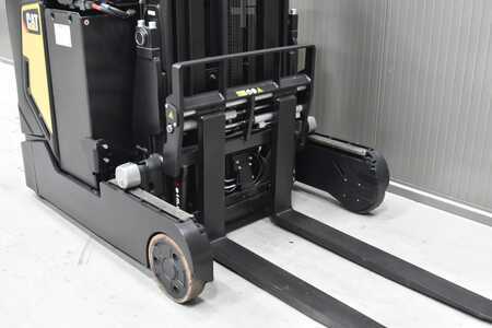 Carretilla retráctil 2017  CAT Lift Trucks NR14N2S (6)