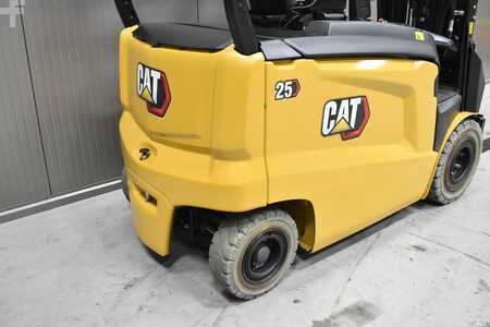 Elektro čtyřkolový VZV 2020  CAT Lift Trucks EP 25 CN (8)