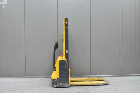 Magasemelésű béka 2012  Jungheinrich EMC 110 (3)