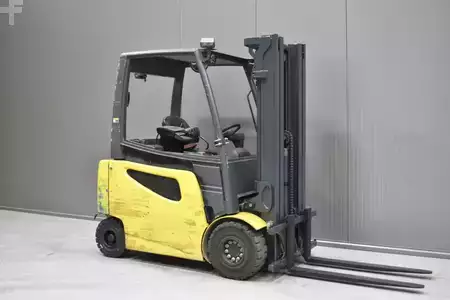 Eléctrica de 4 ruedas 2021  CAT Lift Trucks 2EPC5000 (1)