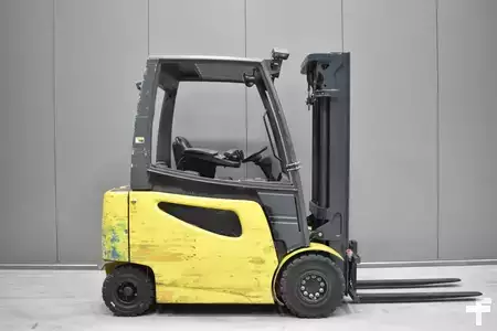 Eléctrica de 4 ruedas 2021  CAT Lift Trucks 2EPC5000 (3)