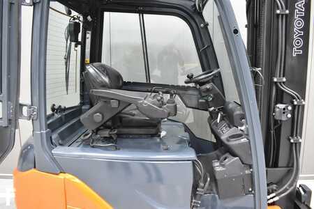 Elektro 4 Rad 2019  Toyota 8FBM16T (5)