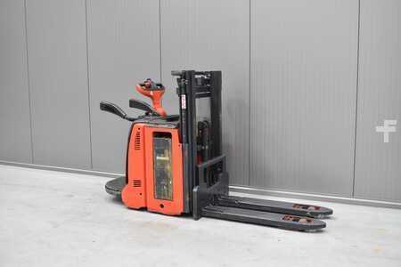 Apilador eléctrico 2019  Linde D 14 AP (1)