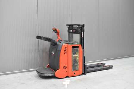 Apilador eléctrico 2019  Linde D 14 AP (4)