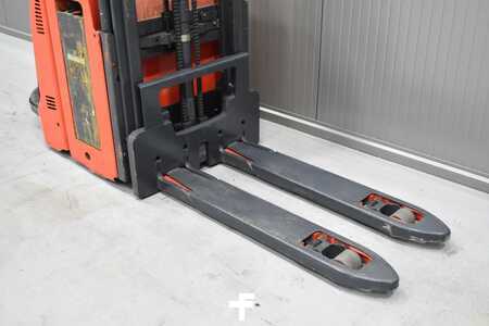 Apilador eléctrico 2019  Linde D 14 AP (5)