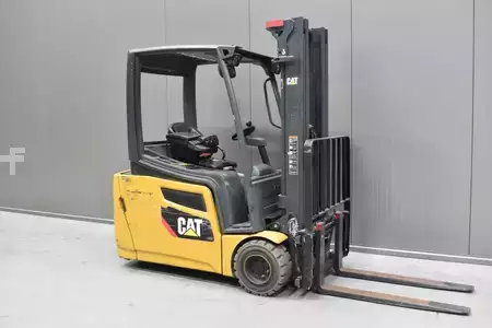 3-wiel elektrische heftrucks 2017  CAT Lift Trucks 2ET4000 (1)