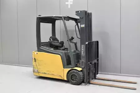 3-wiel elektrische heftrucks 2014  CAT Lift Trucks 2ET4000 (1)