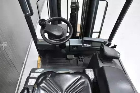 3-wiel elektrische heftrucks 2014  CAT Lift Trucks 2ET4000 (7)