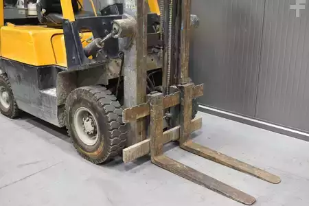Carrelli elevatori GPL - Nissan NH01A15 (6)