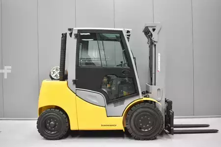 Gázüzemű targoncák 2018  Jungheinrich TFG 540 s (3)