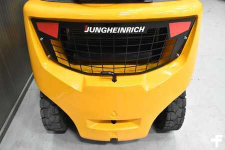 Gázüzemű targoncák 2019  Jungheinrich TFG 430s (9)