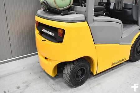 Nestekaasutrukki 2016  Jungheinrich TFG 316 (8)