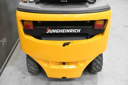 Nestekaasutrukki 2016  Jungheinrich TFG 316 (9)