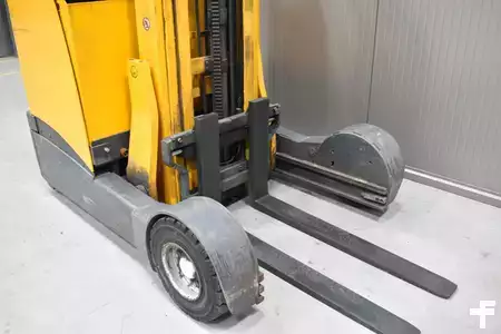 Chariots à mât rétractable 2012  Jungheinrich ETV C 16 (6)