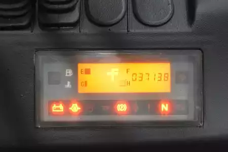 Gázüzemű targoncák 2012  Manitou MI 25 G (10)