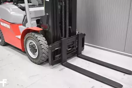 Gázüzemű targoncák 2012  Manitou MI 25 G (6)