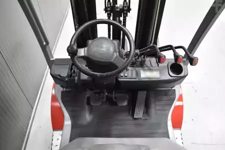 Gázüzemű targoncák 2012  Manitou MI 25 G (7)