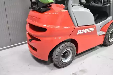 Gázüzemű targoncák 2012  Manitou MI 25 G (8)
