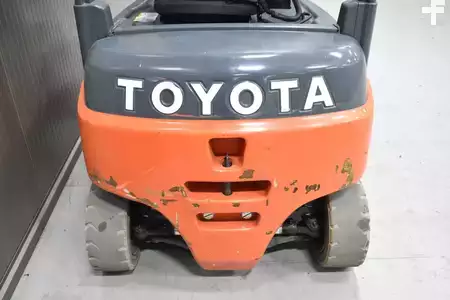 Eléctrica de 4 ruedas 2018  Toyota 8FBM16T (9)