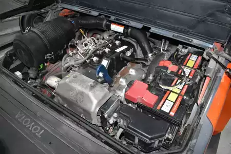 Dízel targoncák 2017  Toyota 40-8FD70N (11)