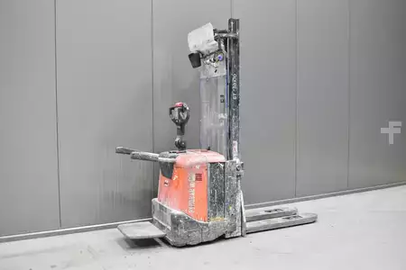 Pallet Stackers 2015  BT SPE 125L (4)