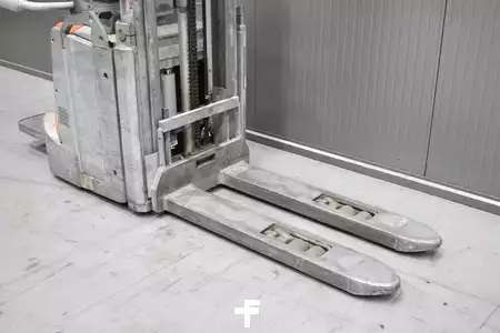 Apilador eléctrico 2022  Toyota SPE 120L (5)