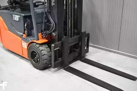 Elektro 3 Rad 2014  Toyota 8FBET18 (6)