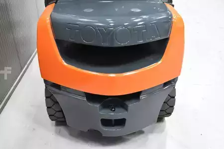 Dieseltruck 2018  Toyota 02-8FDF25 (9)