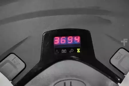 Apilador eléctrico 2018  Toyota SPE 120L (8)