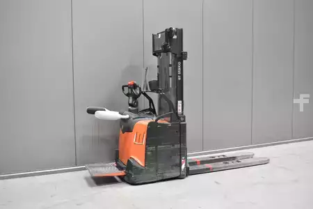 Apilador eléctrico 2016  BT SPE 120L (4)