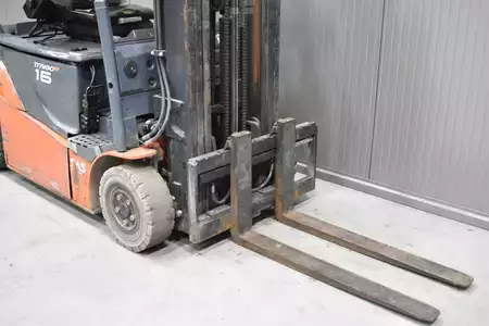 Eléctrica de 4 ruedas 2018  Toyota 8FBM16T (6)