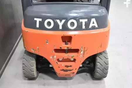 Eléctrica de 4 ruedas 2018  Toyota 8FBM16T (9)