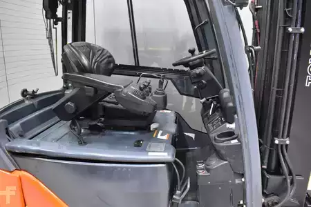 Eléctrica de 4 ruedas 2019  Toyota 8FBM16T (5)