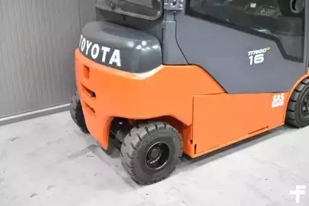 Eléctrica de 4 ruedas 2019  Toyota 8FBM16T (8)