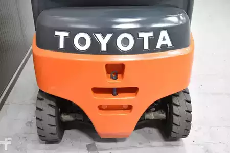 Eléctrica de 4 ruedas 2019  Toyota 8FBM16T (9)