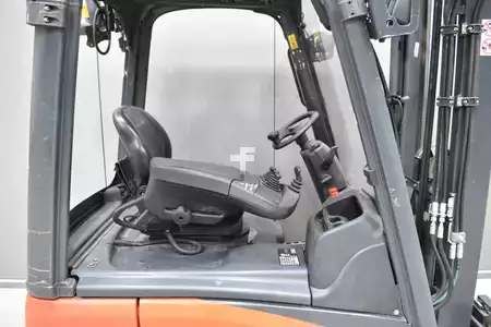 Elektro tříkolové VZV 2017  Linde E 16 C - 02 (4)