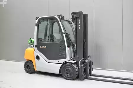 Wózki gazowe 2019  Still RX 70-25 T (1)