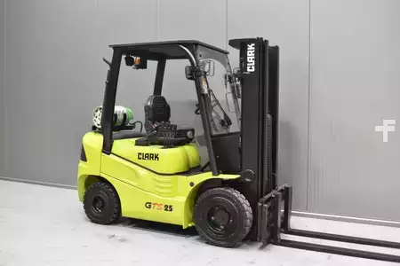 Gas truck 2019  Clark GTS 25L (1)