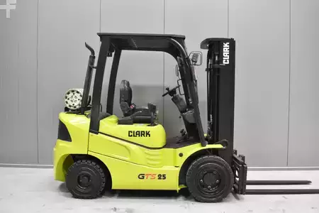 Gas truck 2019  Clark GTS 25L (3)