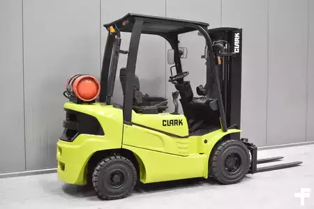 Gas truck 2017  Clark GTS 25L (4)