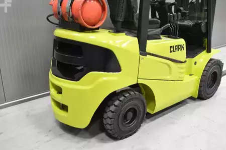 Gas truck 2017  Clark GTS 25L (8)
