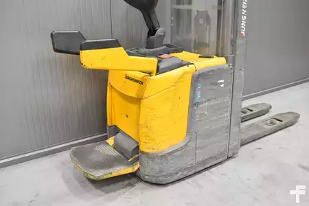 Ruční vysokozdvižný vozík 2017  Jungheinrich ERC 220 (7)