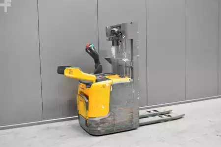 Apilador eléctrico 2019  Jungheinrich ERC 212 (4)