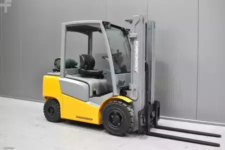 Carrelli elevatori GPL 2017  Jungheinrich TFG 425 (1)