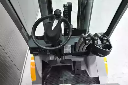 Carrelli elevatori GPL 2017  Jungheinrich TFG 425 (7)