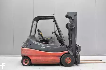 Elektryczne 4-kołowe 1999  Linde E 25 (3)