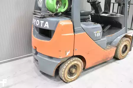 Gázüzemű targoncák 2019  Toyota 02-8FGF18 (8)