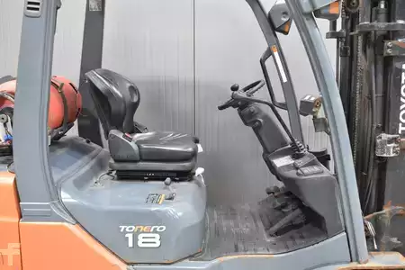 Gázüzemű targoncák 2019  Toyota 02-8FGF18 (5)