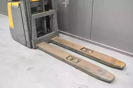 Ruční vysokozdvižný vozík 2018  Jungheinrich ERC 220 (5)